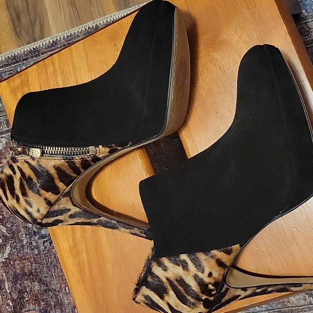 Vince Camuto Black and Leopard Heeled Boots NWOT